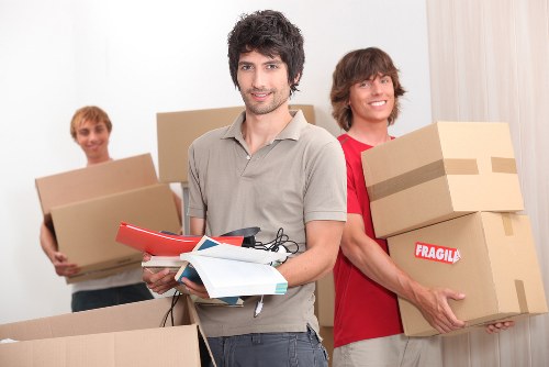 Organized flat relocation and unpacking service in Elmstead