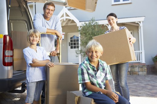 Load-based and cubic-yard storage rates explained for a local property move
